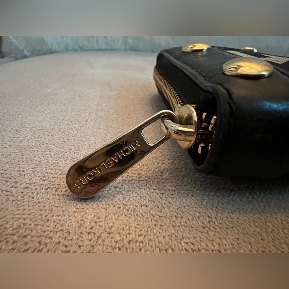 Pre-Owned Michael Kors Delancy Black Monogram Continental Wallet. - Picture 9 of 9